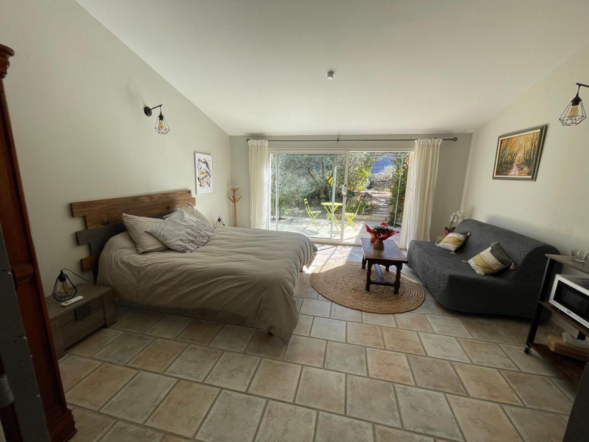 Gite La Maison Dans L'Olivette โอเรซง ภายนอก รูปภาพ