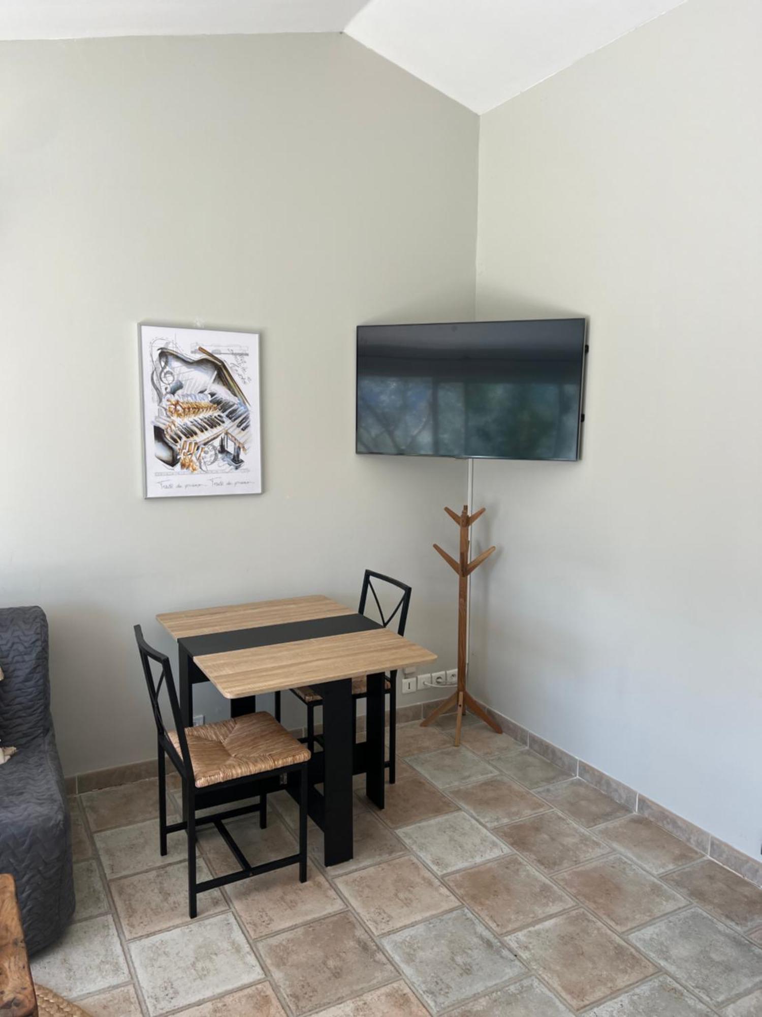 Gite La Maison Dans L'Olivette โอเรซง ภายนอก รูปภาพ